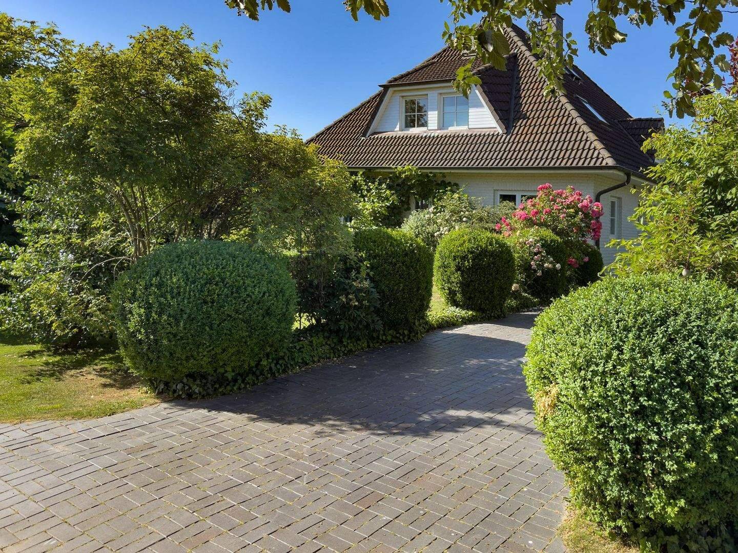 Großzügiges Einfamilienhaus mit Schwimmteich, Sauna und besonderem Wohnambiente, 24790 Rade b. Rendsburg