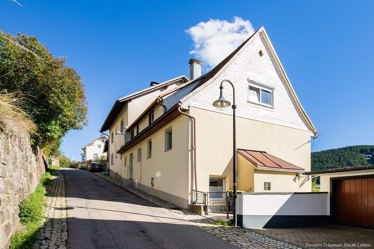 Renditeknaller! Maisonettewohnung als WG vermietet I in Titisee-Neustadt zu verkaufen, 79822 Titisee-Neustadt