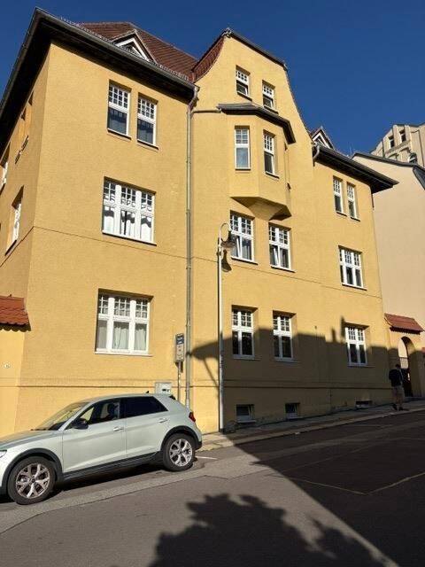 Besondere Dachgeschosswohnung in zentraler Innenstadtlage, 4600 Altenburg