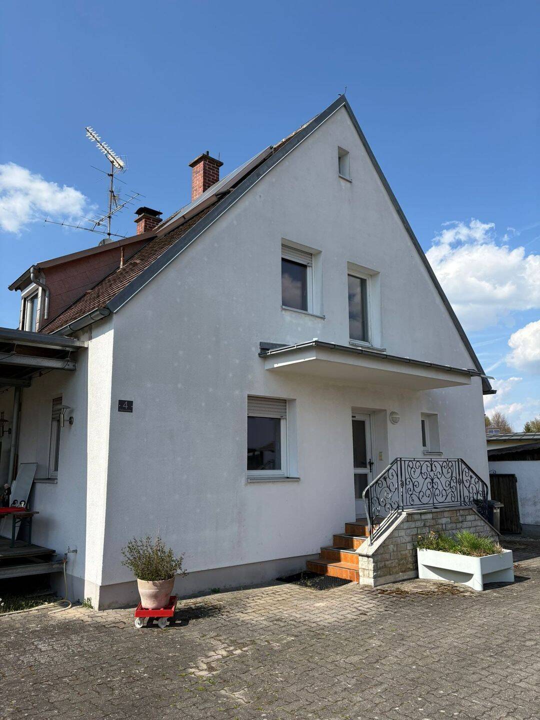 Provisionsfrei: Freistehendes Einfamilienhaus mit Einliegerwohnung in Egling an der Paar, 86492 Egling a.d. Paar