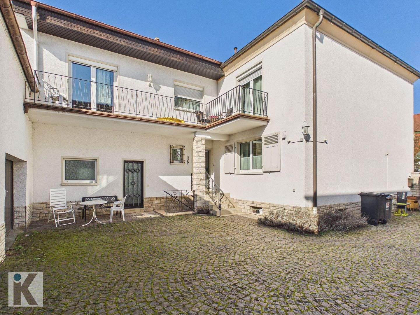 Zwei Häuser – Ein Hof, 67245 Lambsheim