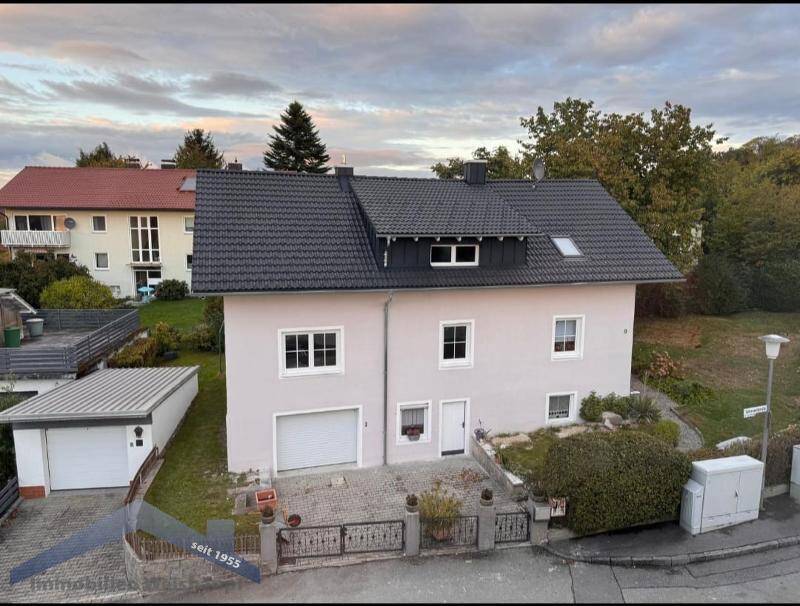 Tittling sehr gepfegtes geräumiges Einfamilienhaus mit Balkon und Garten, 94104 Tittling