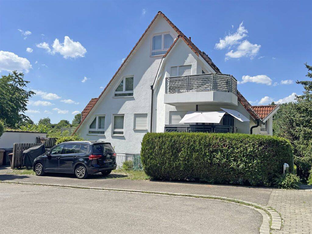 Lichtdurchflutete Maisonette-Wohnung in Stuttgart-Sommerrain – nur 2 Min. Fußweg zur U-Bahn