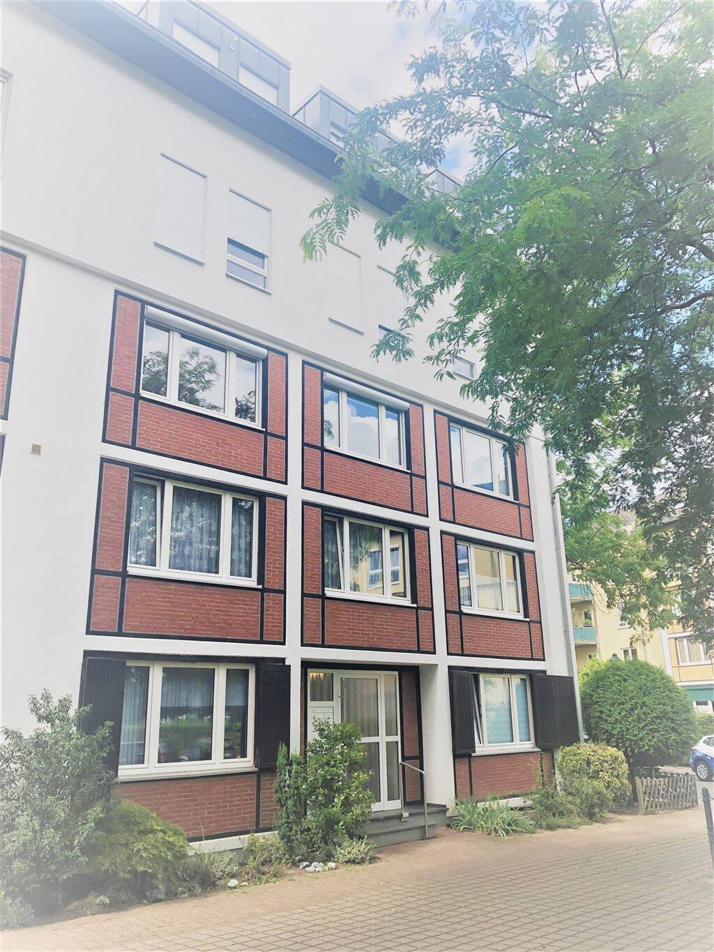 Schöne 2,5 Zimmerwohnung im Düsseldorfer Süden inkl. toller Einbauküche, 40589 Düsseldorf