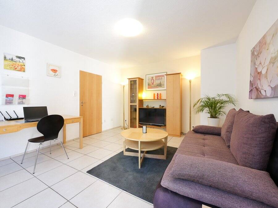 ruhige 2-Zimmer-Wohnung in Stuttgart-Münster – WOHNEN AUF ZEIT _, 70376 Stuttgart (Bad Cannstatt Burgholzhof Münster Zuffenhausen)