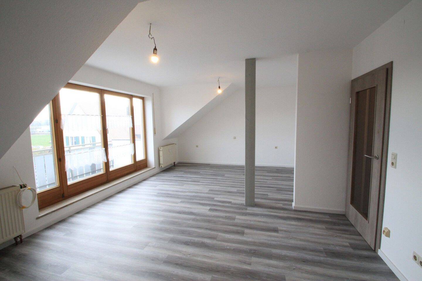Renovierte 1-Zimmerwohnung mit Stellplatz, 86505 Münsterhausen