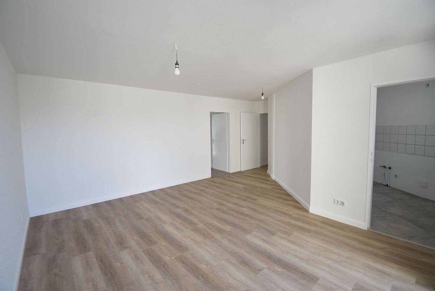 WBS erforderlich! Renovierte 3-Zimmer-Altbau-Whg mit Balkon, 47803 Krefeld