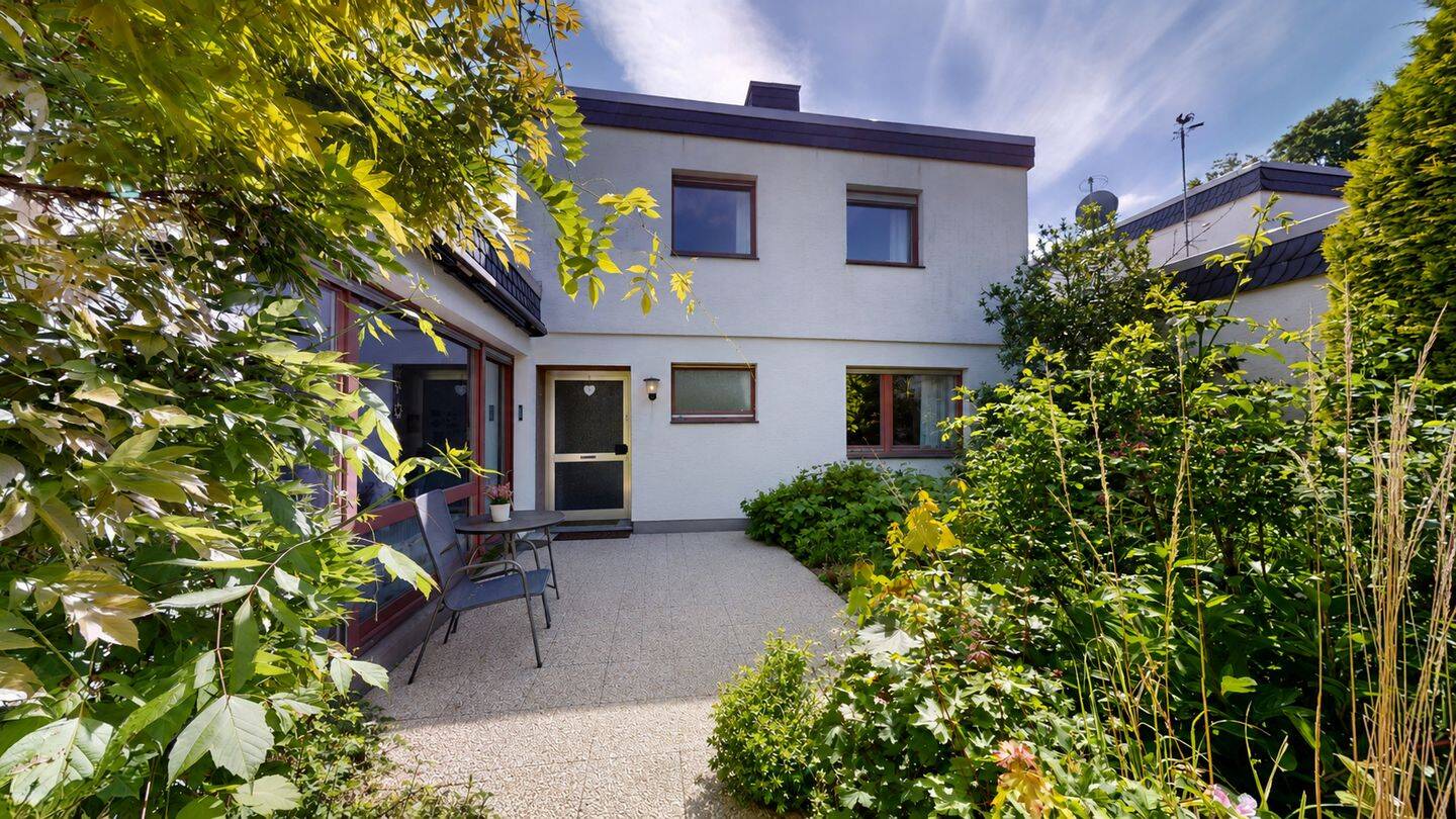 Bungalow auf zwei Ebenen || Gartenidylle || Viel Potenzial, 50374 Erftstadt
