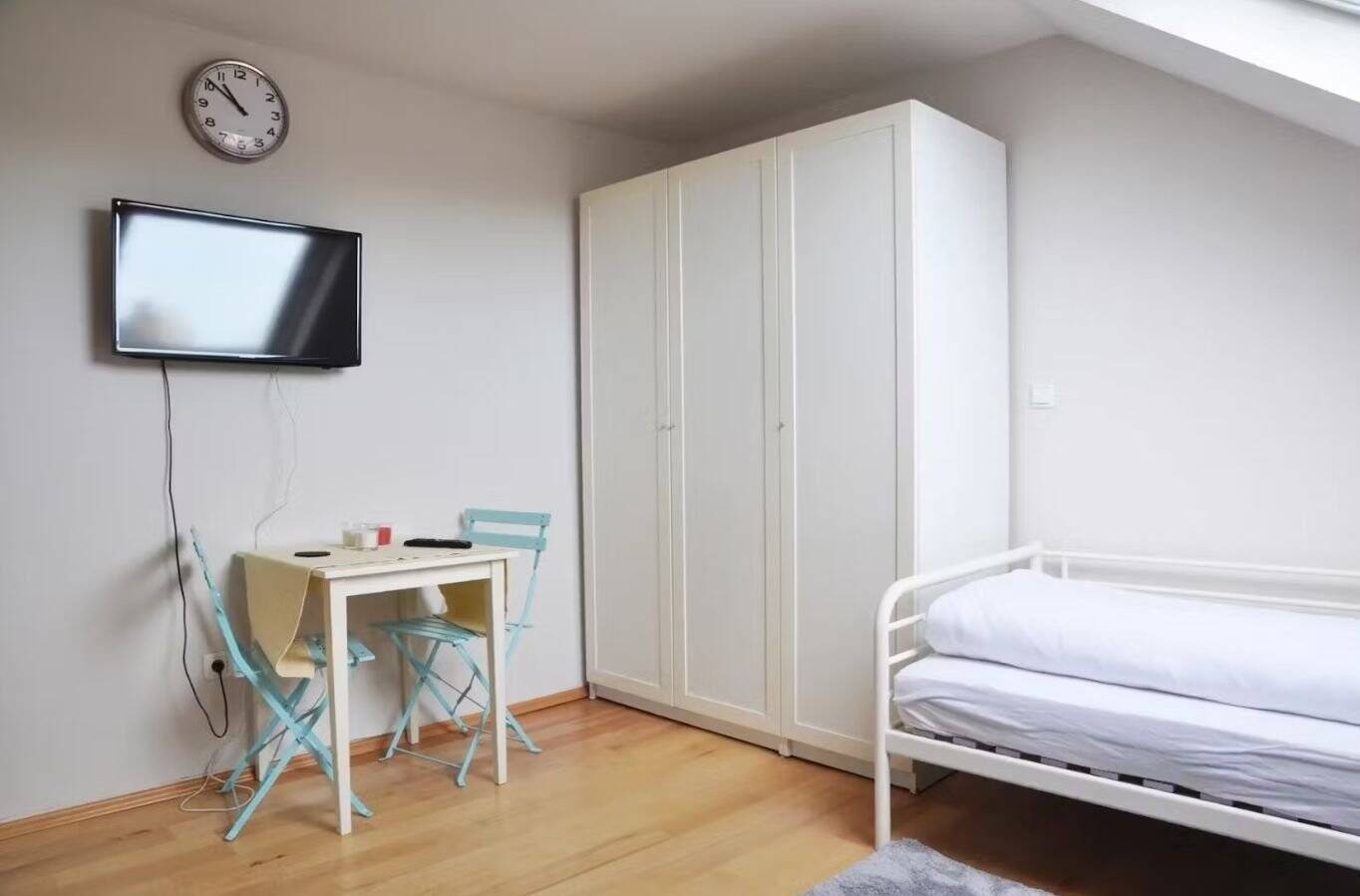 WohnRaumAgentur Möbliertes Apartment in Sachsenhausen – 60594 Frankfurt am Main – Bild 1 von 1