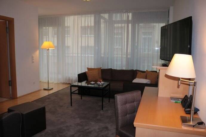 2-Zimmer-Wohnung möbliert in Frankfiurt Westend, 60322 Frankfurt am Main (Dornbusch Innenstadt Nordend-West Westend-Nord Westend-Süd)