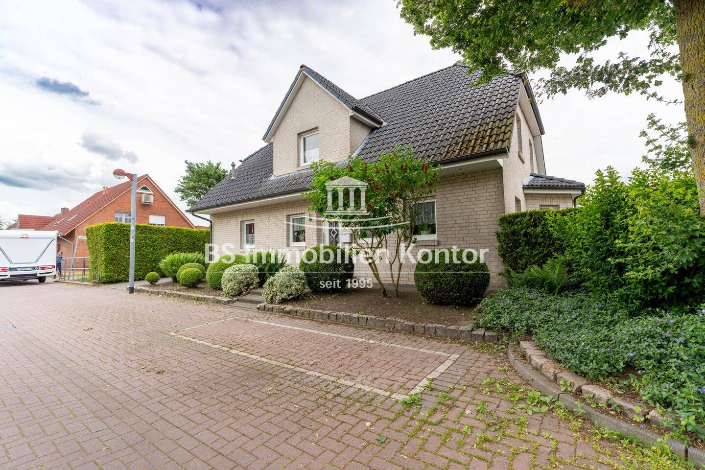 Constantia-West! Top gepflegtes Einfamilienhaus mit D-Garage, Garten und Terrasse in bevorzugter Lage!, 26723 Emden