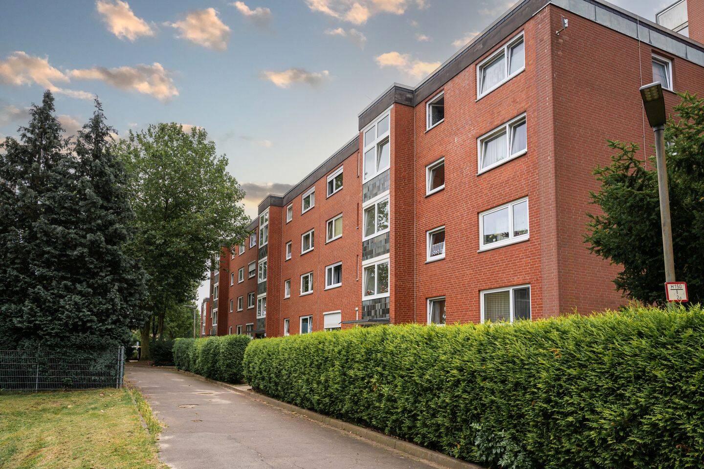 Bezugsfreie Eigentumswohnung in zentraler Lage von Winsen (Luhe) mit Balkon und Stellplatz, 21423 Drage