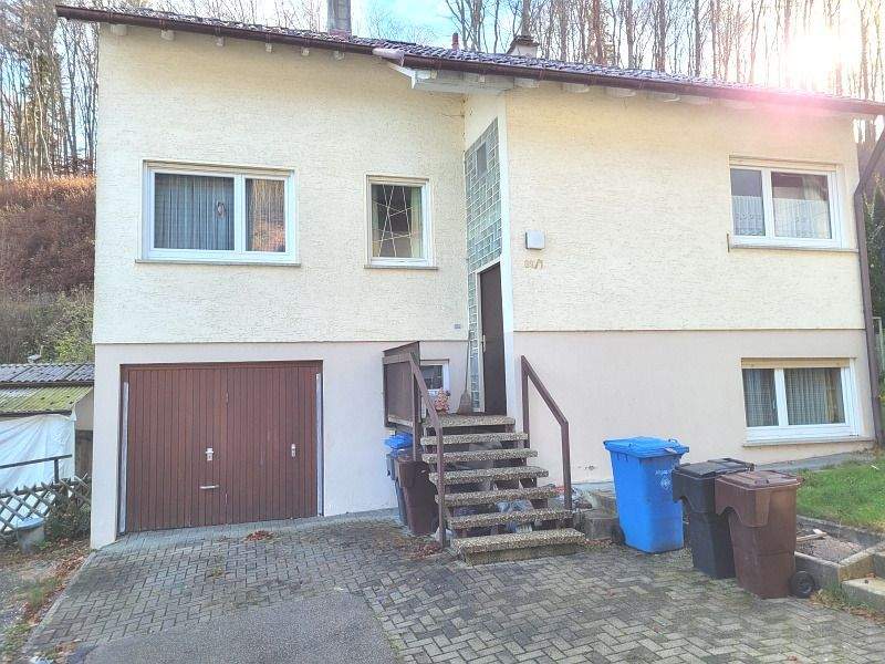 Freistehendes Einfamilienhaus mit Terrasse und großem Garten, 72461 Albstadt