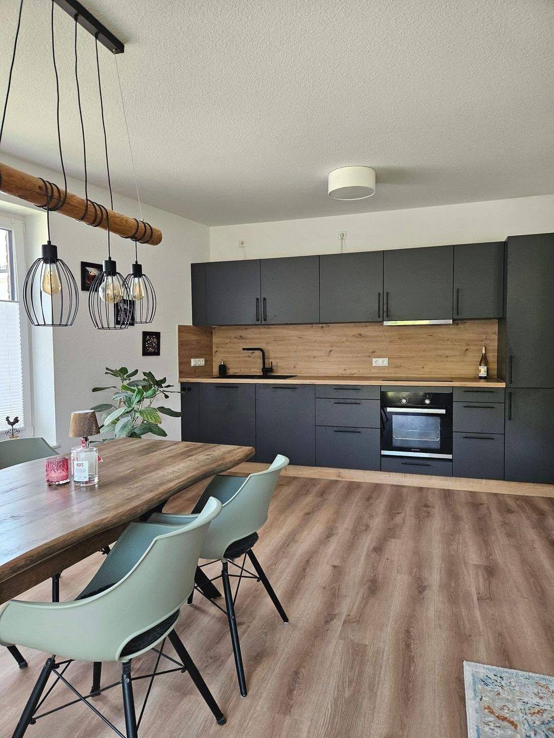NEUBAU IM ZENTRUM! Schöne Obergeschoss-Wohnung mit Balkon! 2 ZKB, HWR, PKW-Stellplatz! Niedrigenergiestandard!, 49624 Löningen
