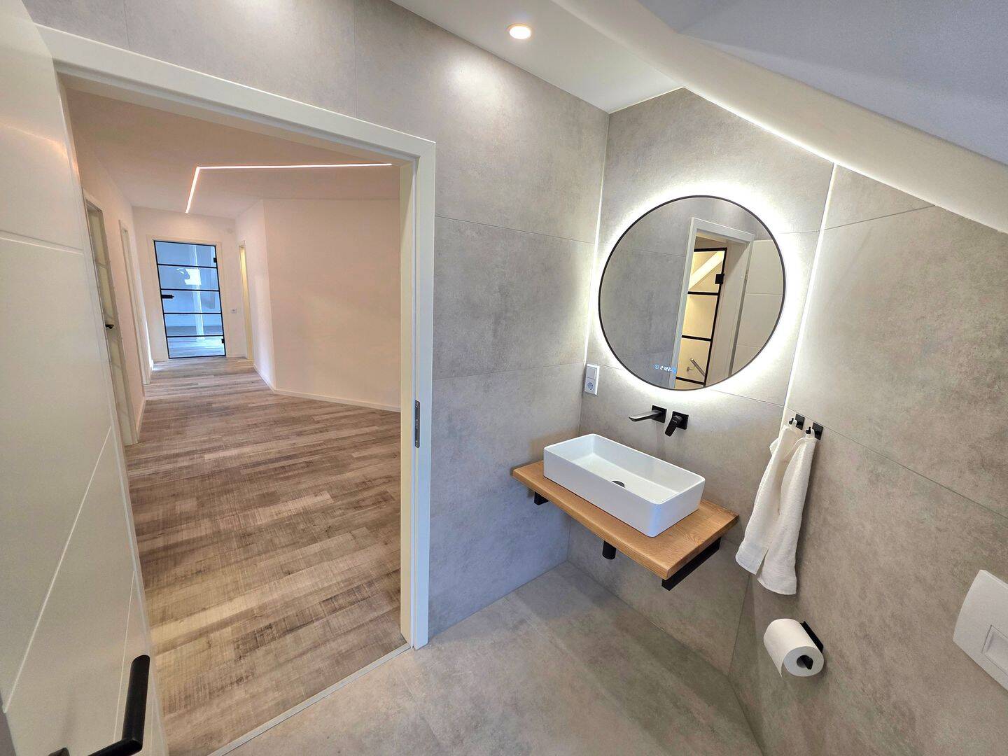 Modern renovierte Wohnung in exklusivem Anwesen, 32547 Bad Oeynhausen