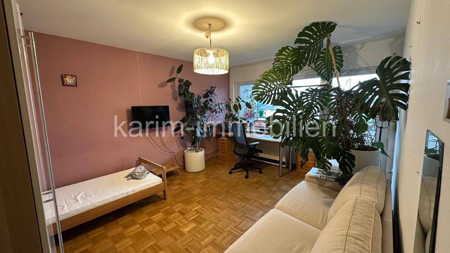 BEZUGSFREI – Zentral wohnen in Freiburg: 3 Zimmer mit Aufzug, zwei Balkonen und Stellplatz, 79110 Freiburg im Breisgau (Betzenhausen Brühl Landwasser Lehen Mooswald)