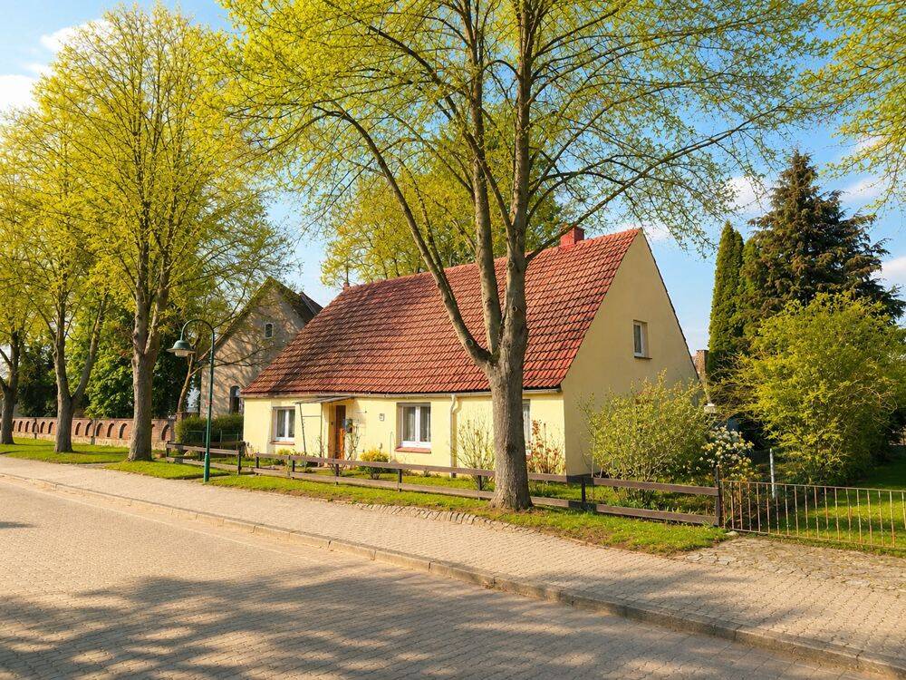 Ländliche Dorfidylle mit Potential, Nebengelass und jeder Menge Platz für eigene Ideen, 17209 Altenhof