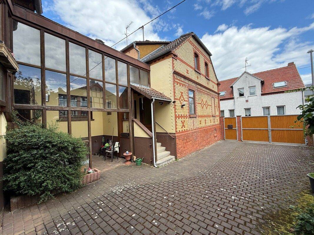 Wiesbaden-Breckenheim: Generationenhaus oder großes Familienrefugium!, 65207 Wiesbaden