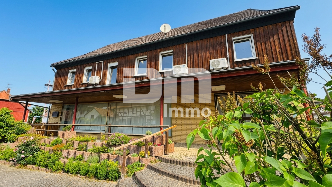 Gepflegtes Ein- bis Zweifamilienhaus mit Ladeneinheit in Dassel-Hilwartshausen, 37586 Dassel