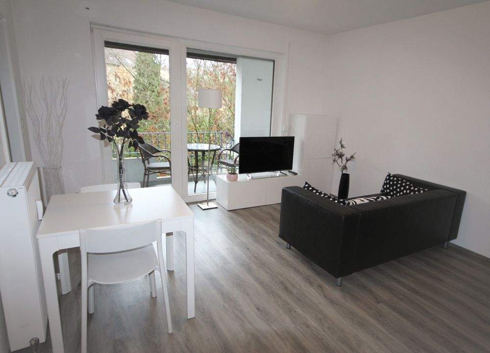 **Alt Saarbrücken, helles, modern eingerichtetes Zweizimmerapartment mit Balkon**, 66117 Saarbrücken