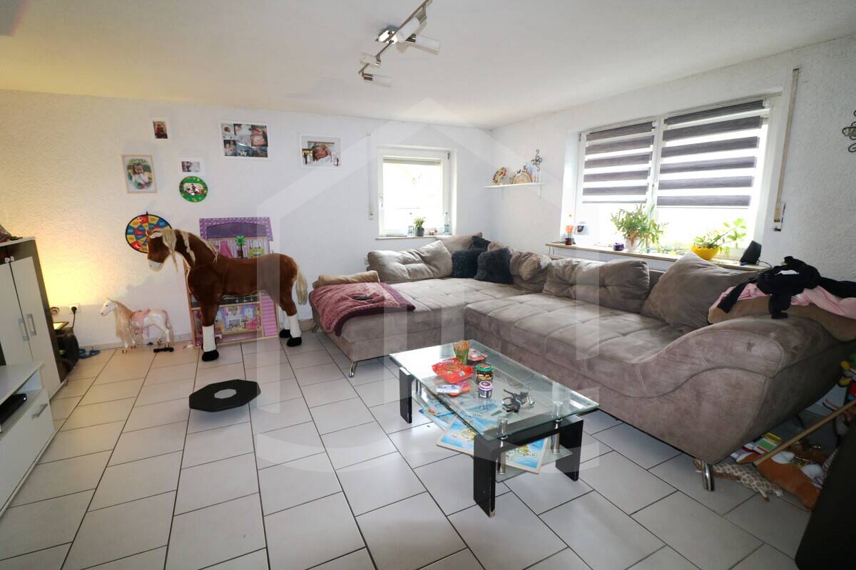 Ein Zuhause mit Möglichkeiten – Haus und Scheune in Widdern, 74259 Widdern