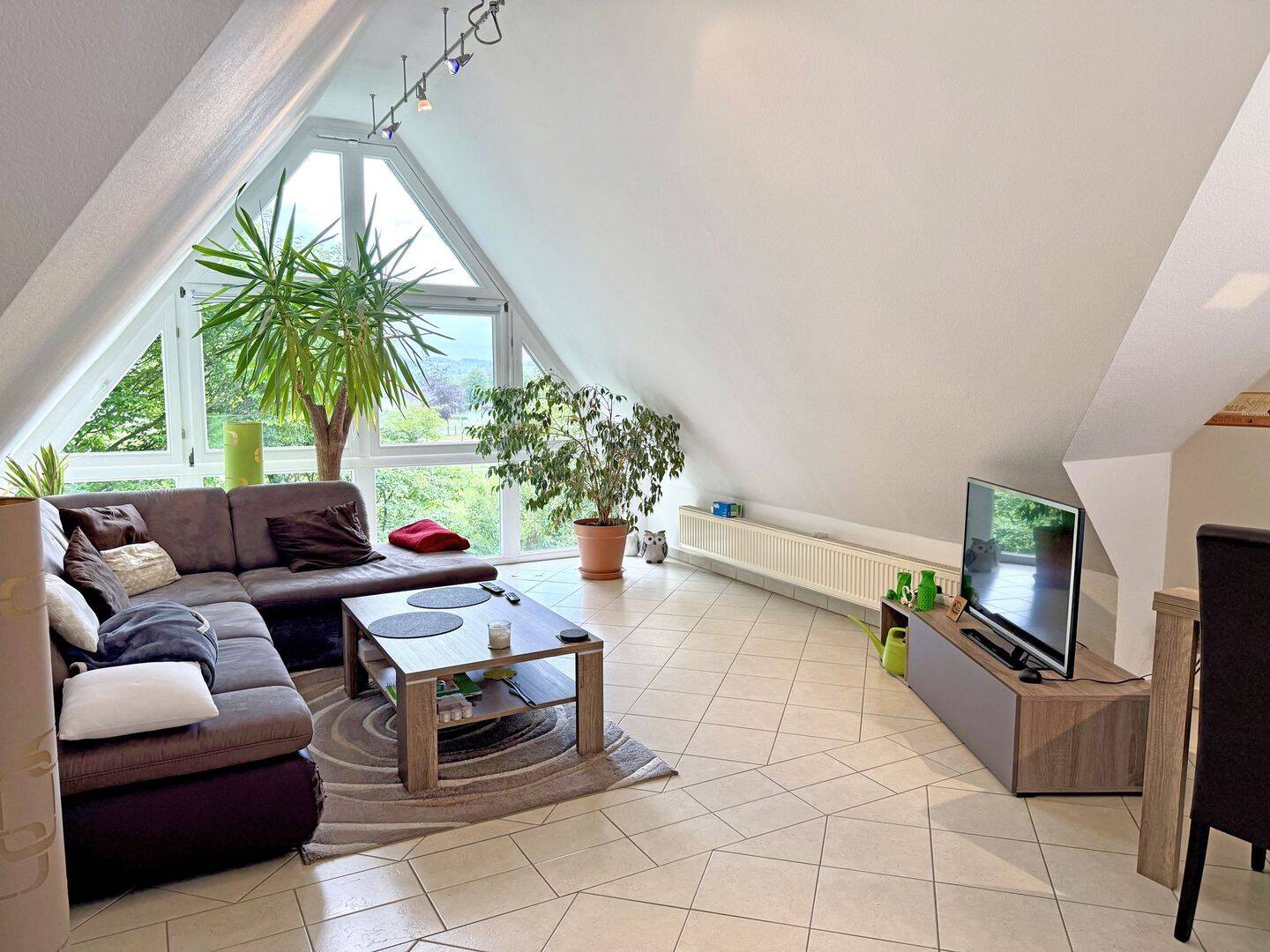 Sehr schöne 3 Zimmer-Dachgeschoss-Wohnung mit Terrasse und Stellplätzen in Bad Oeynhausen – Werste, 32549 Bad Oeynhausen