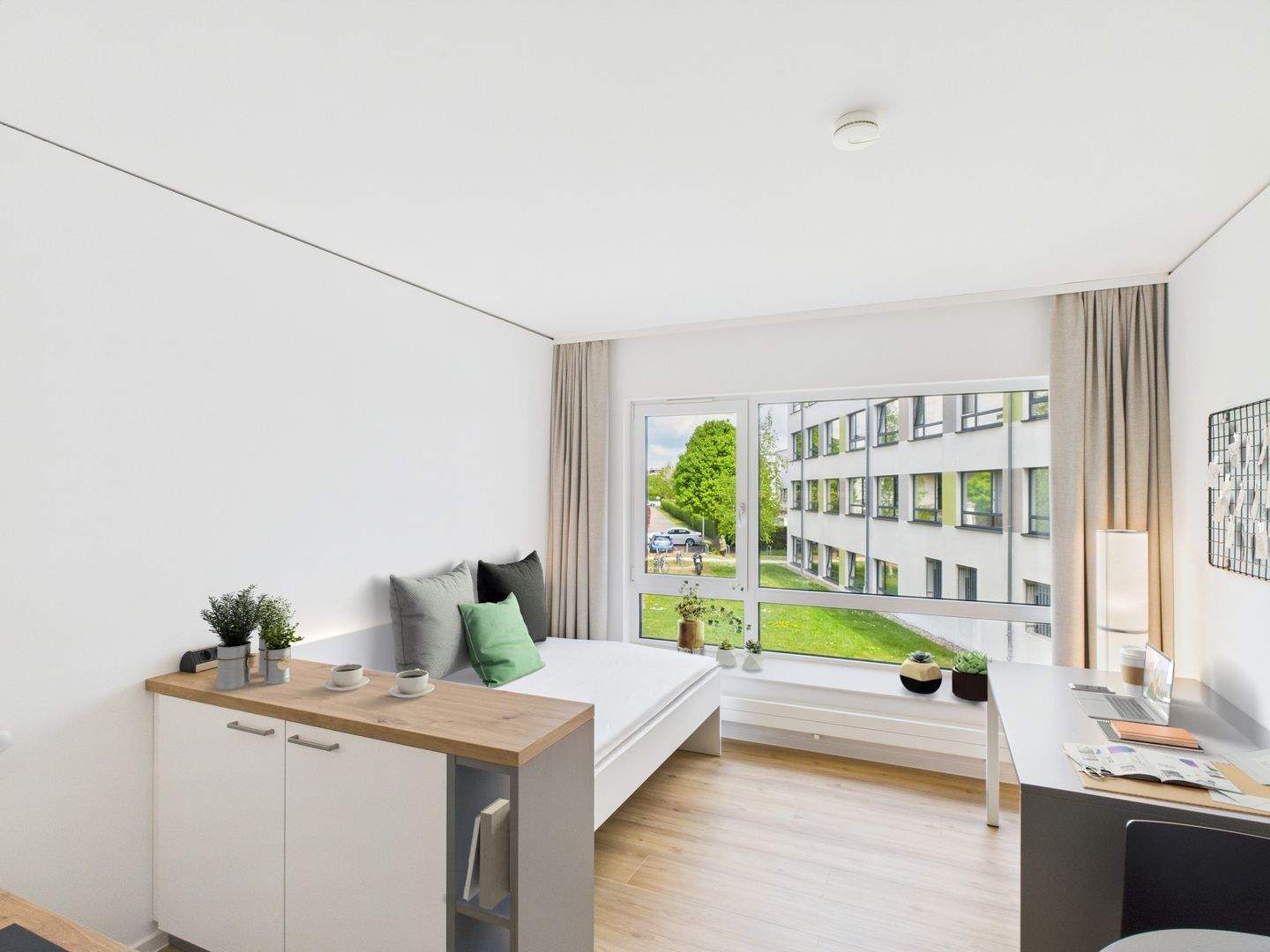Dein Sommer in Frankfurt: Möblierte Wohnung am Campus Riedberg inkl. Fitnessstudio | Bigger Bude, 60438 Frankfurt am Main (Kalbach-Riedberg Niederursel)