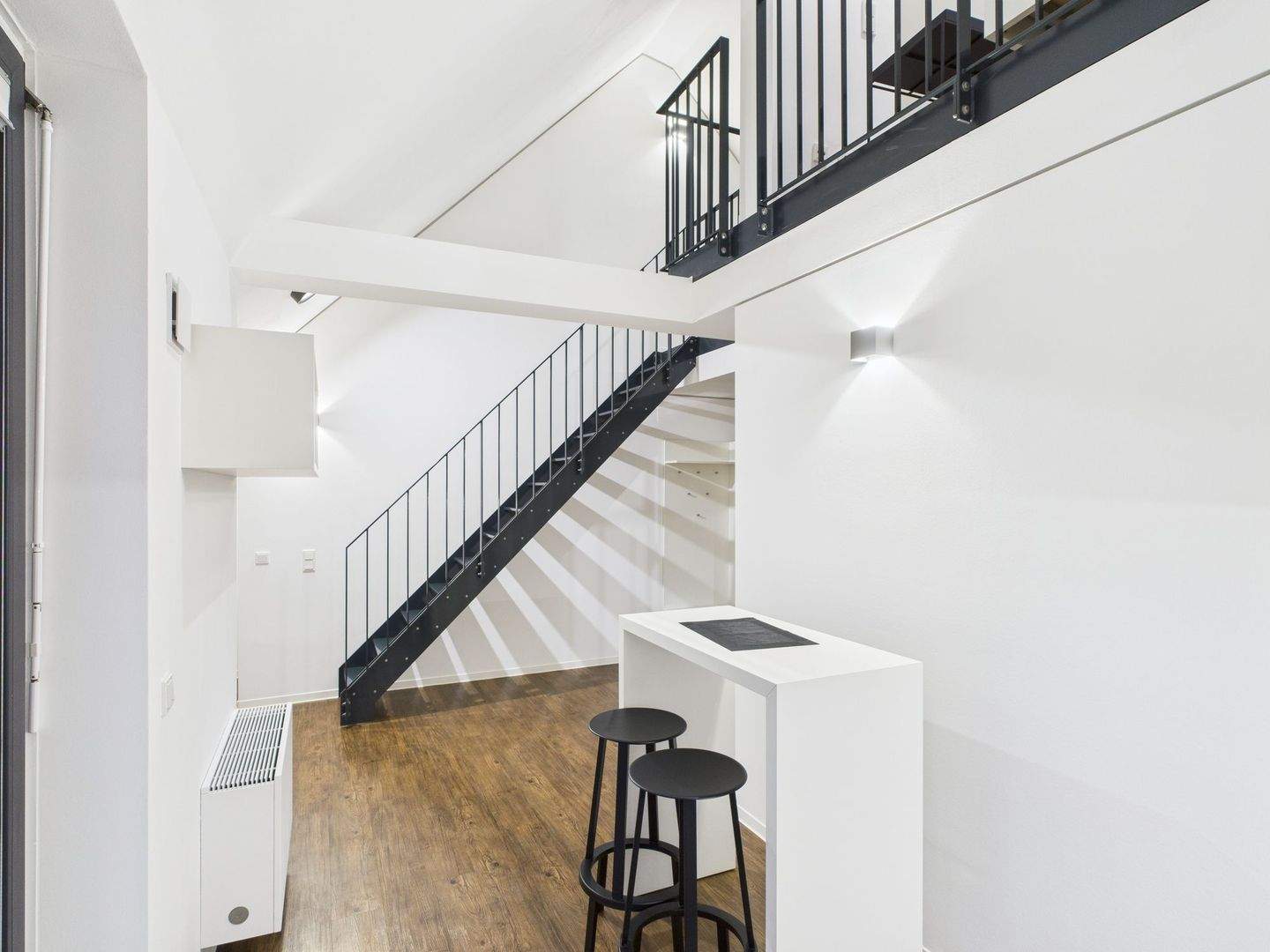 DIE ZIMMEREI | All-inclusive-Miete: Maisonette Wohnung mit Balkon – ideal für Young Pros | XL Bude, 81371 München (Sendling Thalk. Obersendl.-Forsten-Fürstenr.-Solln)