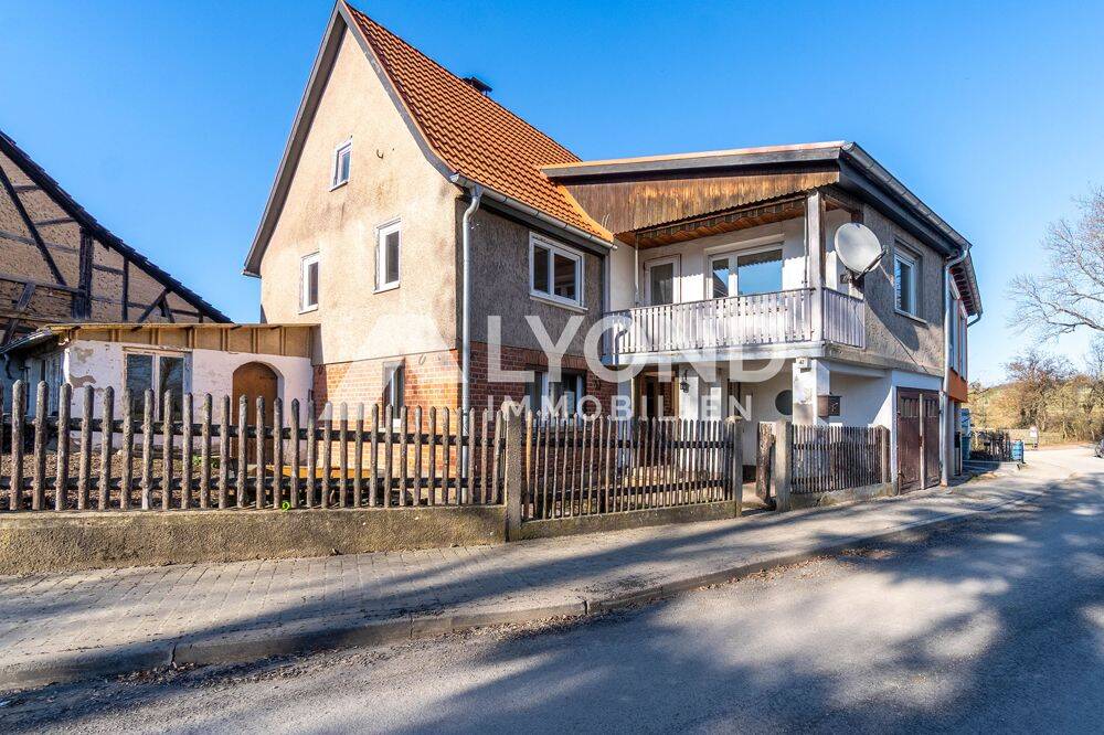 Ländlich gelegenes Einfamilienhaus mit 140 m² Wohnfläche und Garage, 99310 Alkersleben
