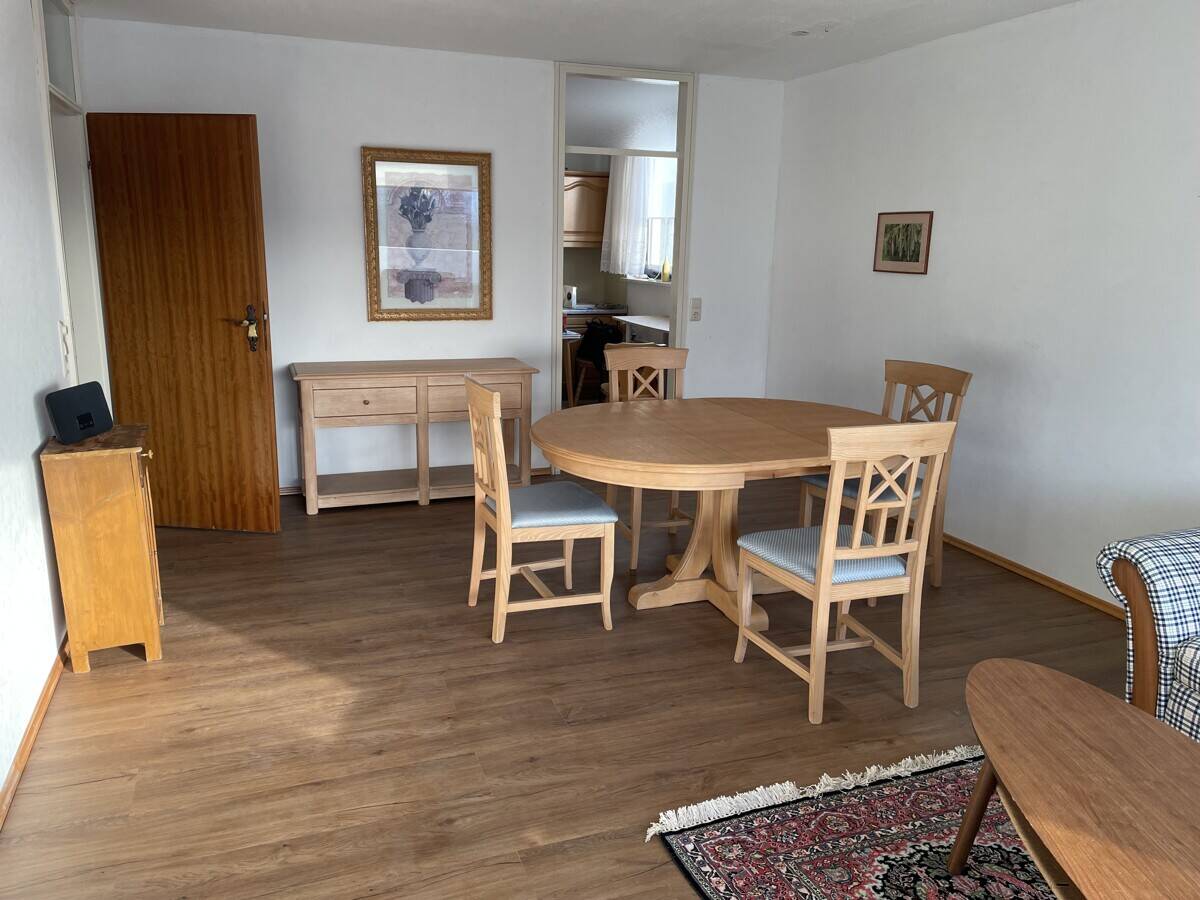 Möblierte 3-Zimmer-Wohnung mit Balkon in Augsburg, 86163 Augsburg (Hochzoll)