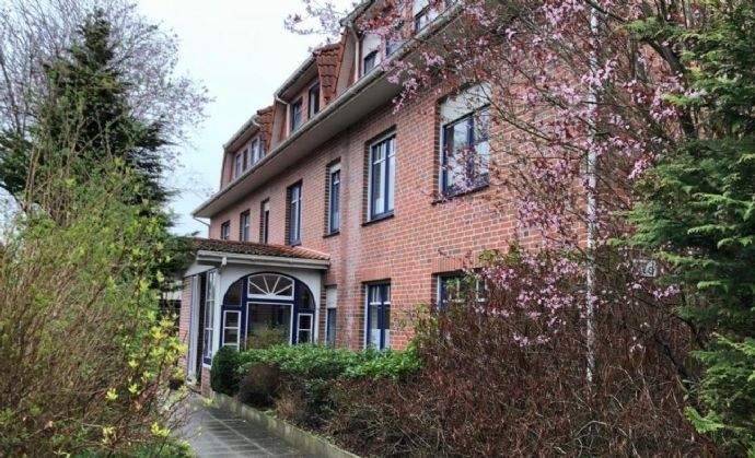 Großzügige, helle Erdgeschosswohnung mit Loggia und überdachtem Balkon sucht neue Bewohner!, 26419 Schortens (Stadt Wilhelmshaven)