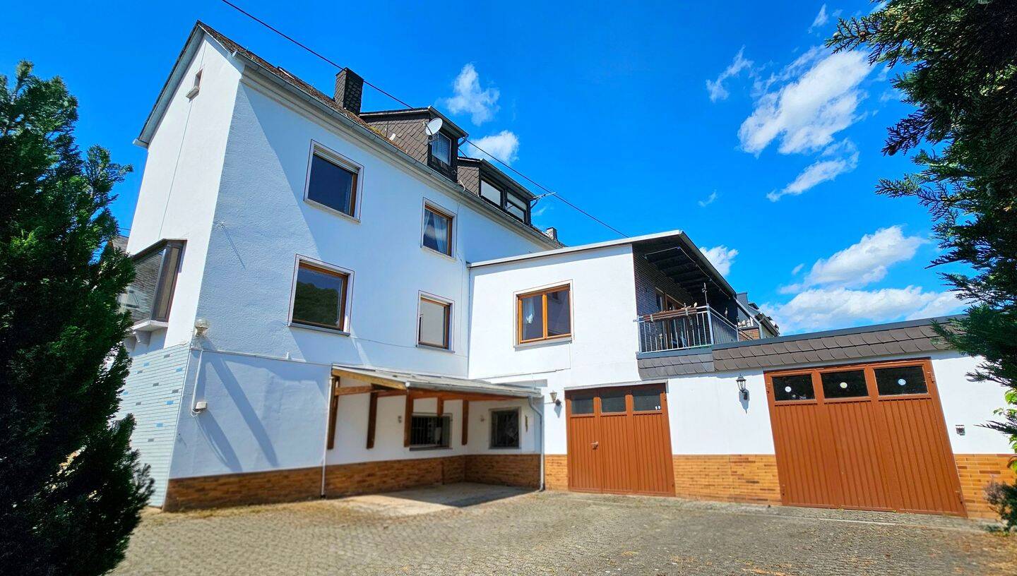 Ehemaliges Winzerhaus mit großem Garten und Moselblick in Briedel, 56867 Briedel
