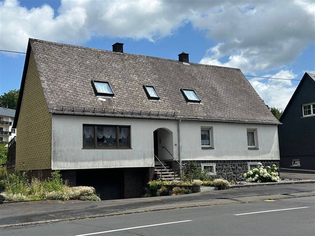 Bad Marienberg Stadt!  Einfamilienhaus, viel Platz mit Garten u. Garagen!, 56470 Bad Marienberg (Westerwald)