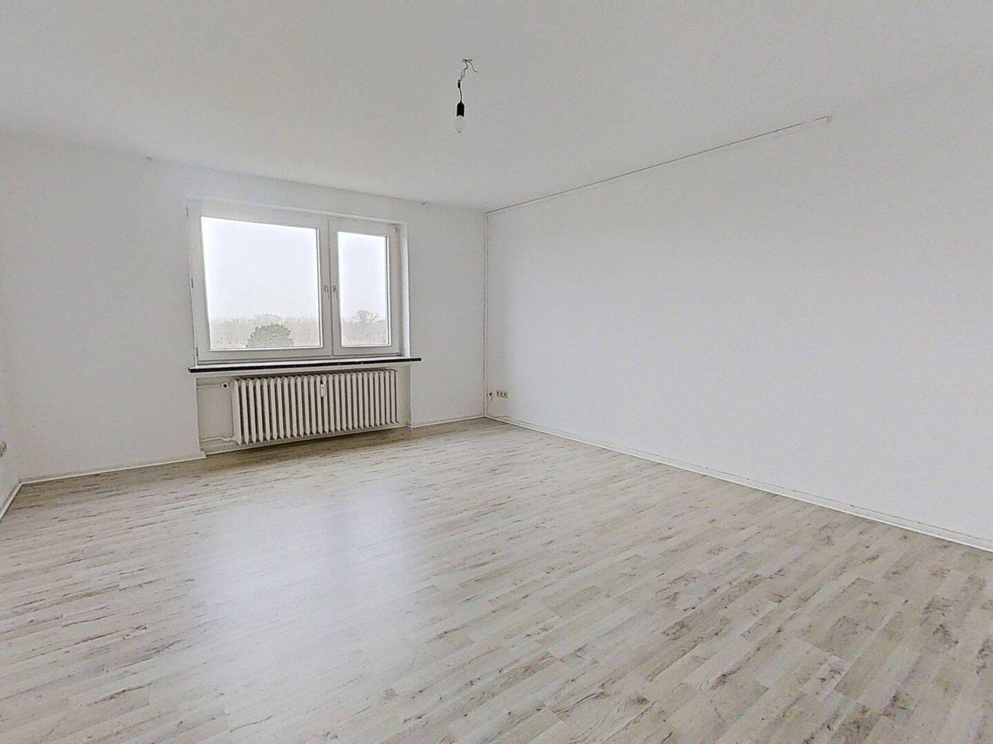 **Helle 2-Zimmer-Wohnung mit Einbauküche und Badewanne**, 38302 Wolfenbüttel