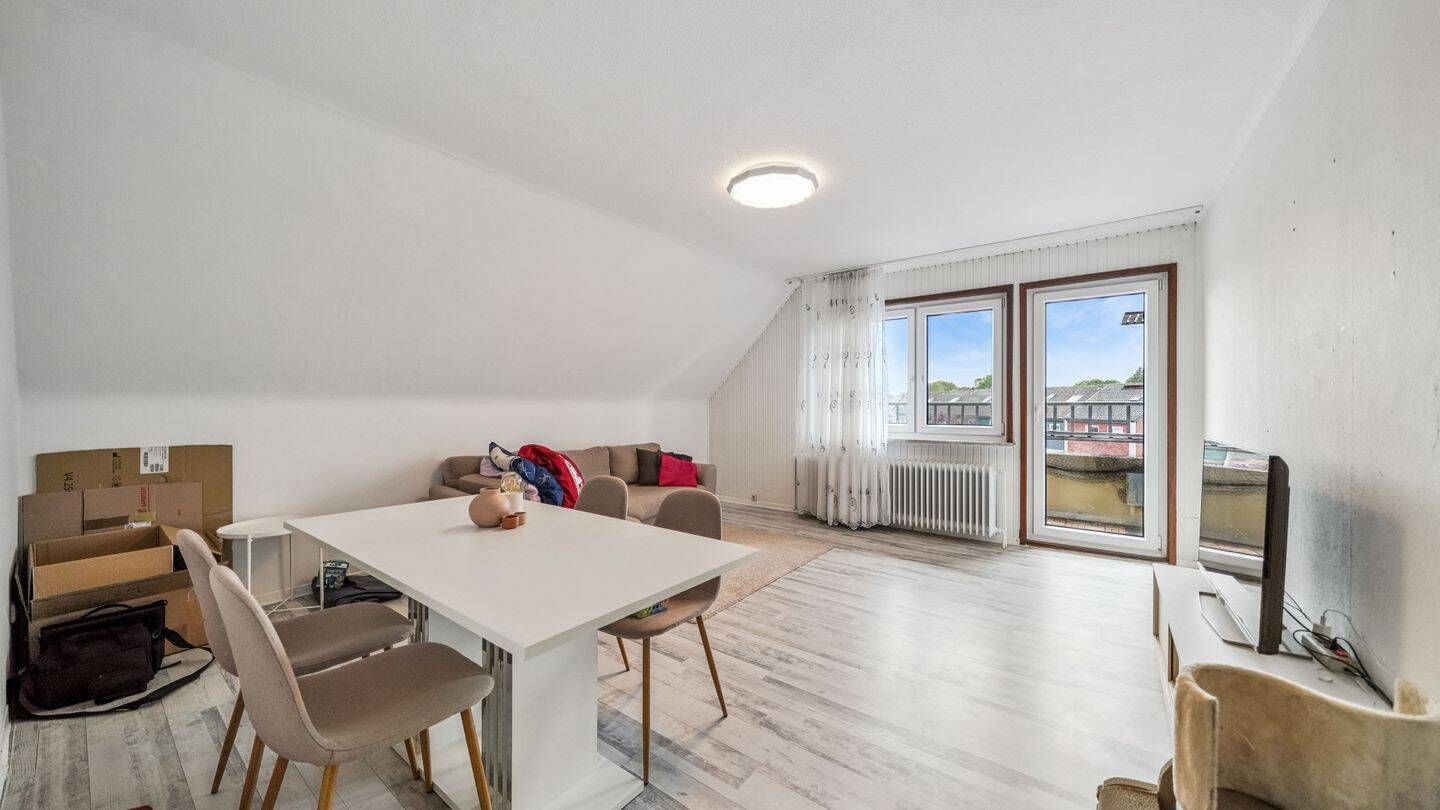 Charmante Dachgeschosswohnung in gefragter Lage von Stuhr, 28816 Stuhr