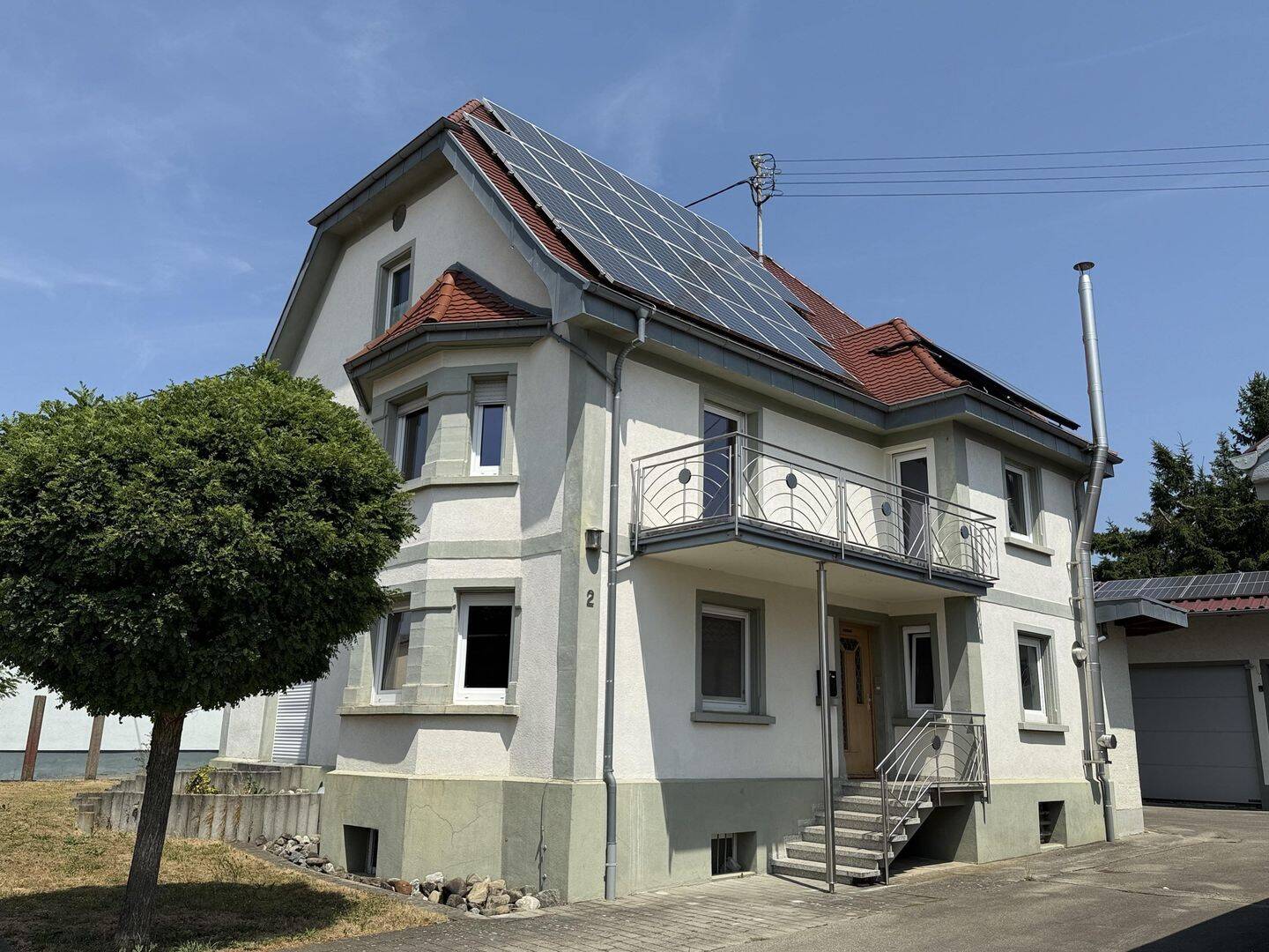 Wohnhaus mit Halle und separatem Büro/Wohnung, 88524 Uttenweiler