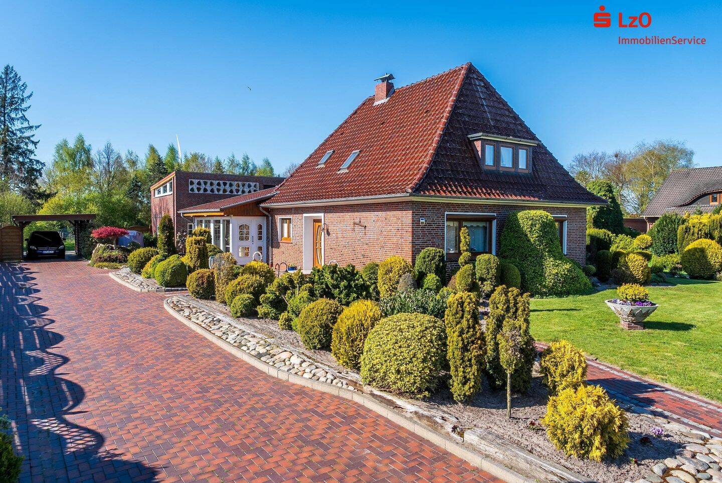 Modernisierter Bungalow mit Wintergarten und großem Garten in Augustfehn II, 26689 Apen