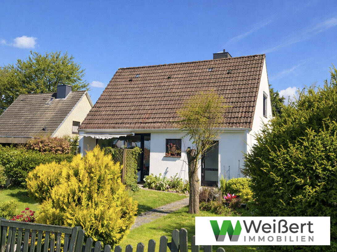 Attraktives Einfamilienhaus mit 635?m² Gartenparadies und Top-Lage nahe Krankenhaus, 25524 Bekmünde