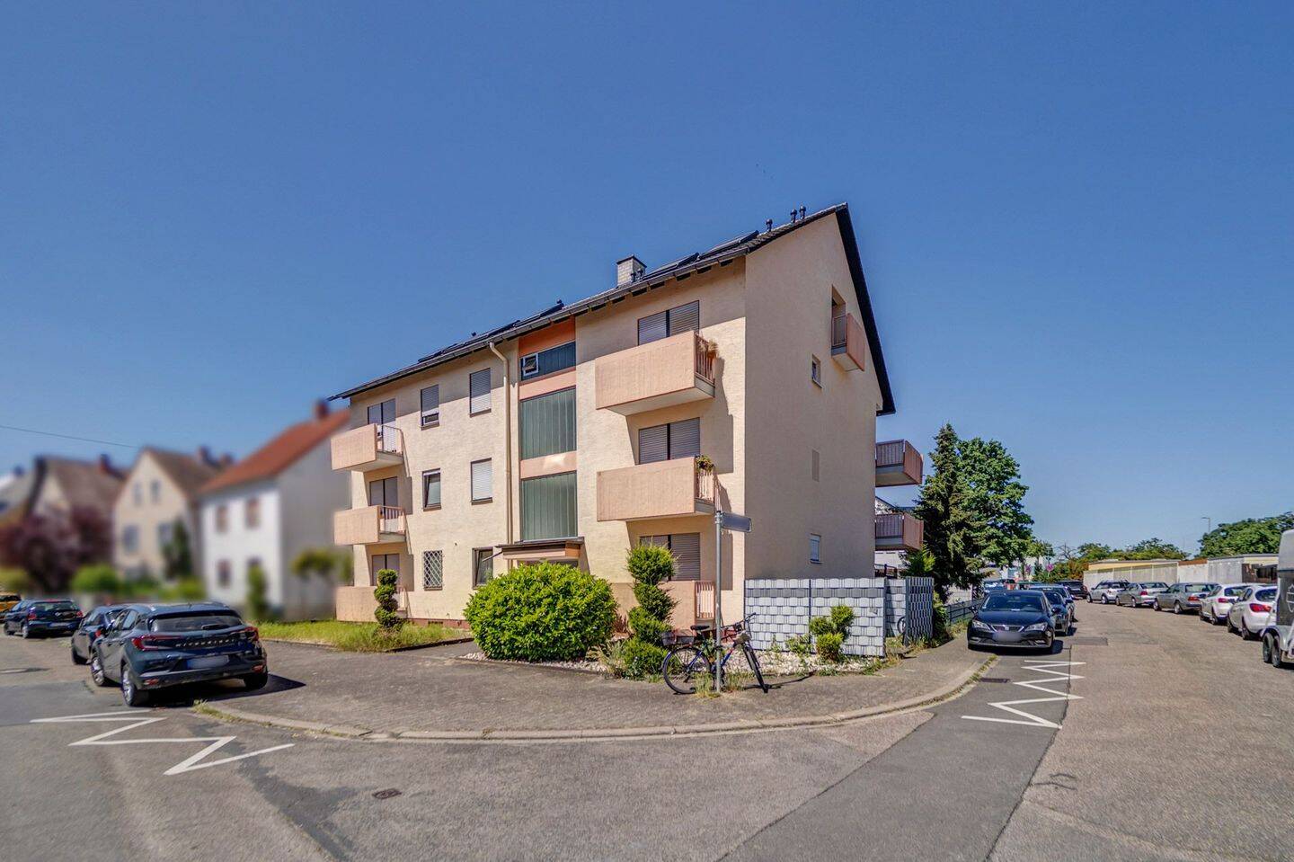 Attraktive 2-Zimmer-Wohnung mit zwei Balkonen und Garage in Mannheim, 68309 Mannheim (Käfertal Vogelstang)