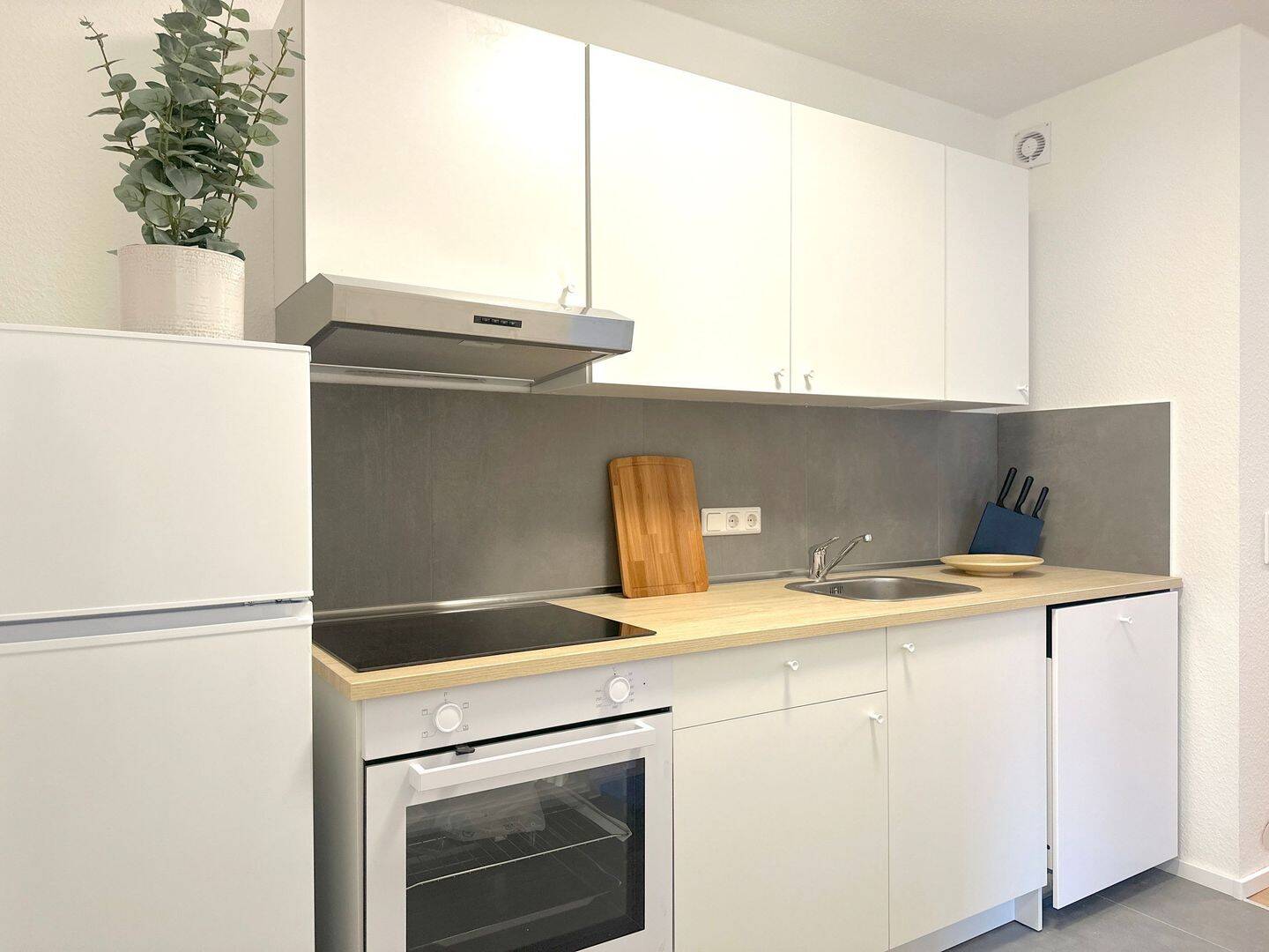 Exklusives Zimmer frei in unserer 4er WG in Frankfurt am Main – ab dem 01.10, 60388 Frankfurt am Main (Bergen-Enkheim Seckbach)