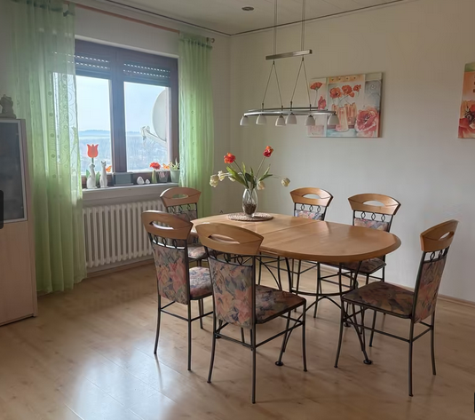 Zweifamilienhaus in Schonungen, OT mit großem Grundstück und 2 Garagen, 97503 Gädheim