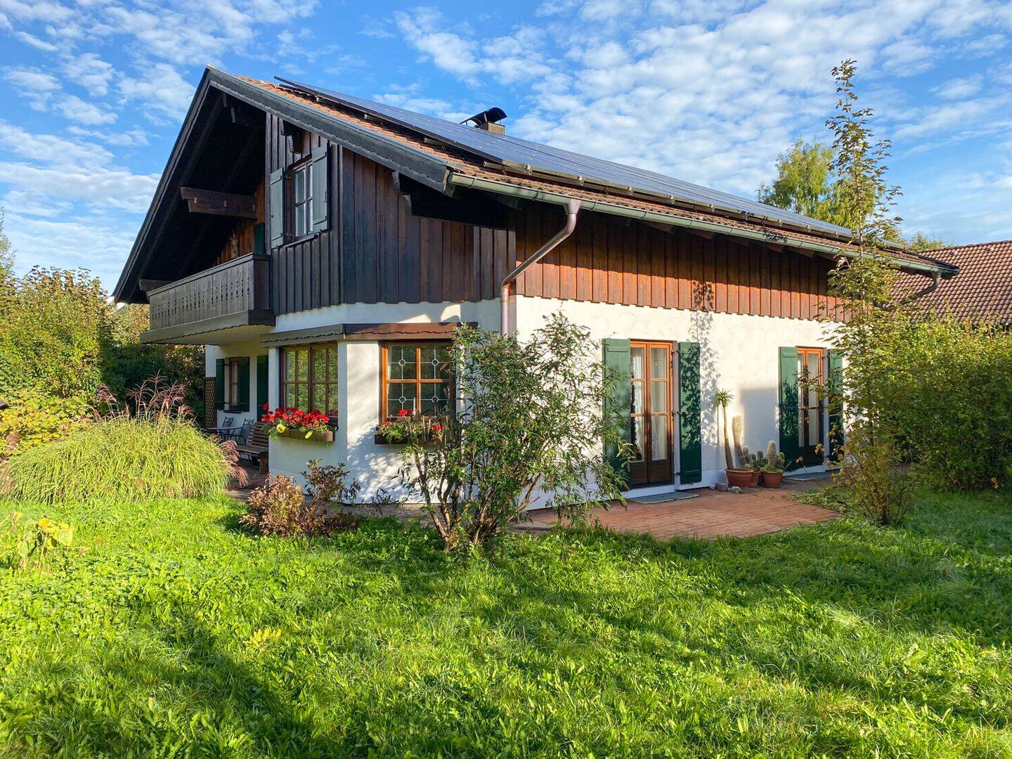 Landhaus-Idylle pur: Ihr neues Familienglück nur 500 Meter vom Weßlinger See, 82234 Weßling