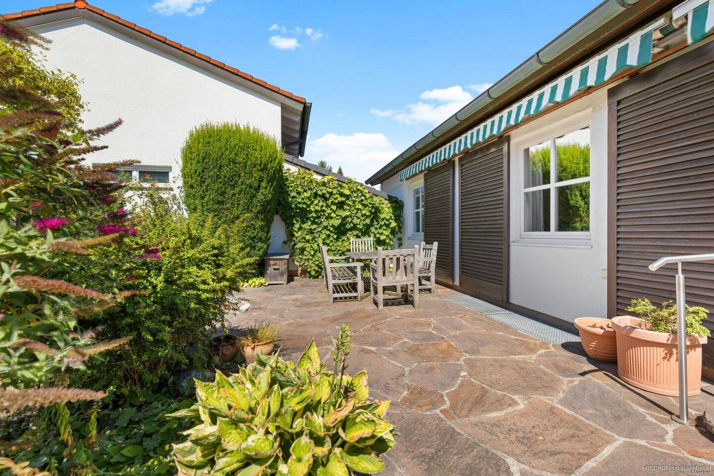 GEORGI: Großer Garten, sonnige Terrasse, Wohnen auf einer Etage mit Aufstockungsmöglichkeit, 82239 Alling