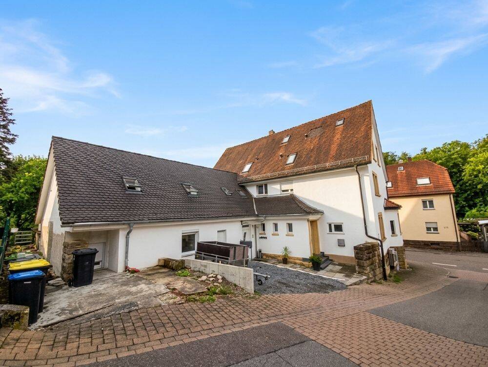 Zwei vermietete Eigentumswohnungen in kernsaniertem Mehrfamilienhaus in Kämpfelbach / Ersingen, 75236 Kämpfelbach