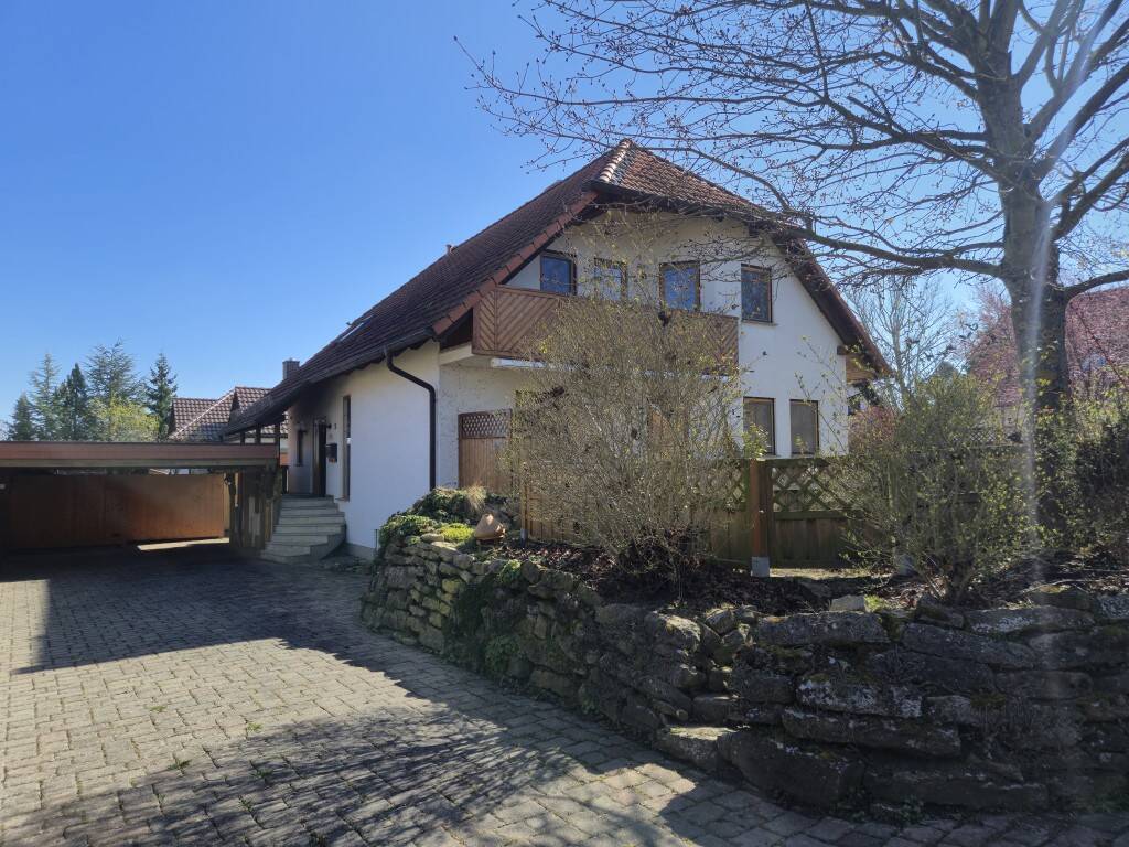 Stilvolles Wohnen mit viel Raum – Exklusives Einfamilienhaus mit Einliegerwohnung, 99090 Erfurt