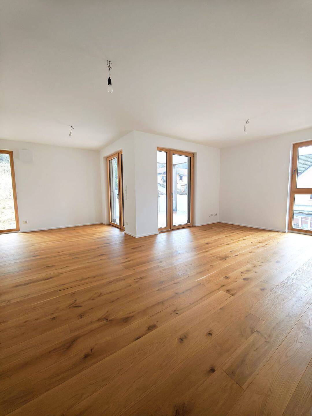 Attraktive und helle 2-Zimmer Whg. mit Balkon in Beratzhausen – ohne Provision, 93176 Beratzhausen