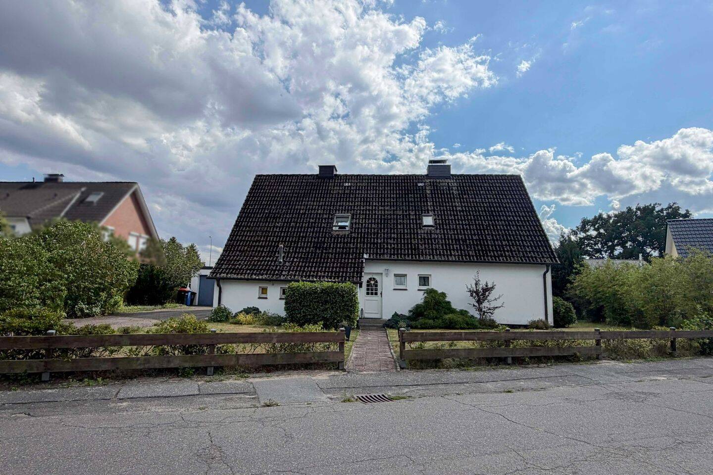 Grundstück mit Baupotenzial – EFH mit Einliegerwohnung und Wohnrecht im EG, 23812 Wahlstedt