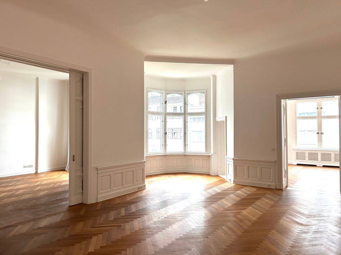 Wunderschöne Altbauwohnung Wohnung in toller Lage beim Kudamm!, 10719 Berlin (Charlottenburg-Wilmersdorf Charlottenburg Wilmersdorf)