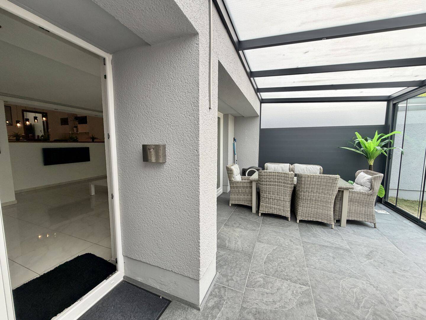 Stilvolles Familienhaus mit exklusivem Wintergarten und Wellness-Oase im Herzen von Langenhagen, 30853 Langenhagen