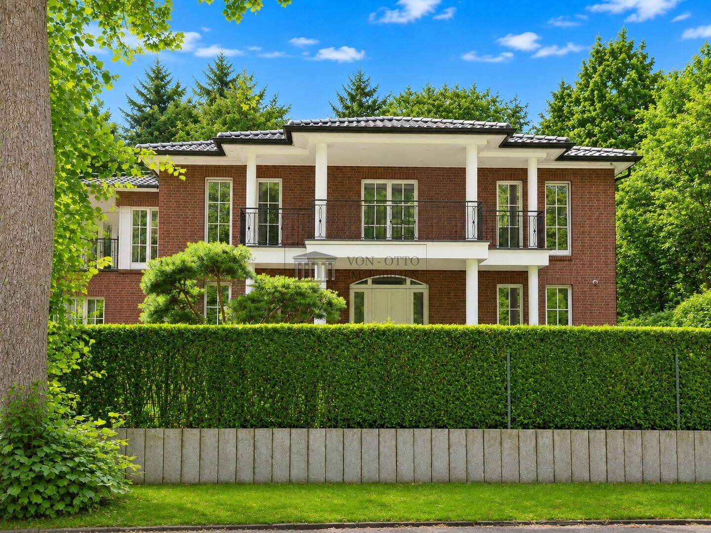 Ihr privates Paradies – Exklusive Designvilla mit Naturpool und Resort-Charakter, 22397 Hamburg (Wandsbek Duvenstedt Lemsahl-Mellingstedt Wohldorf-Ohlstedt)